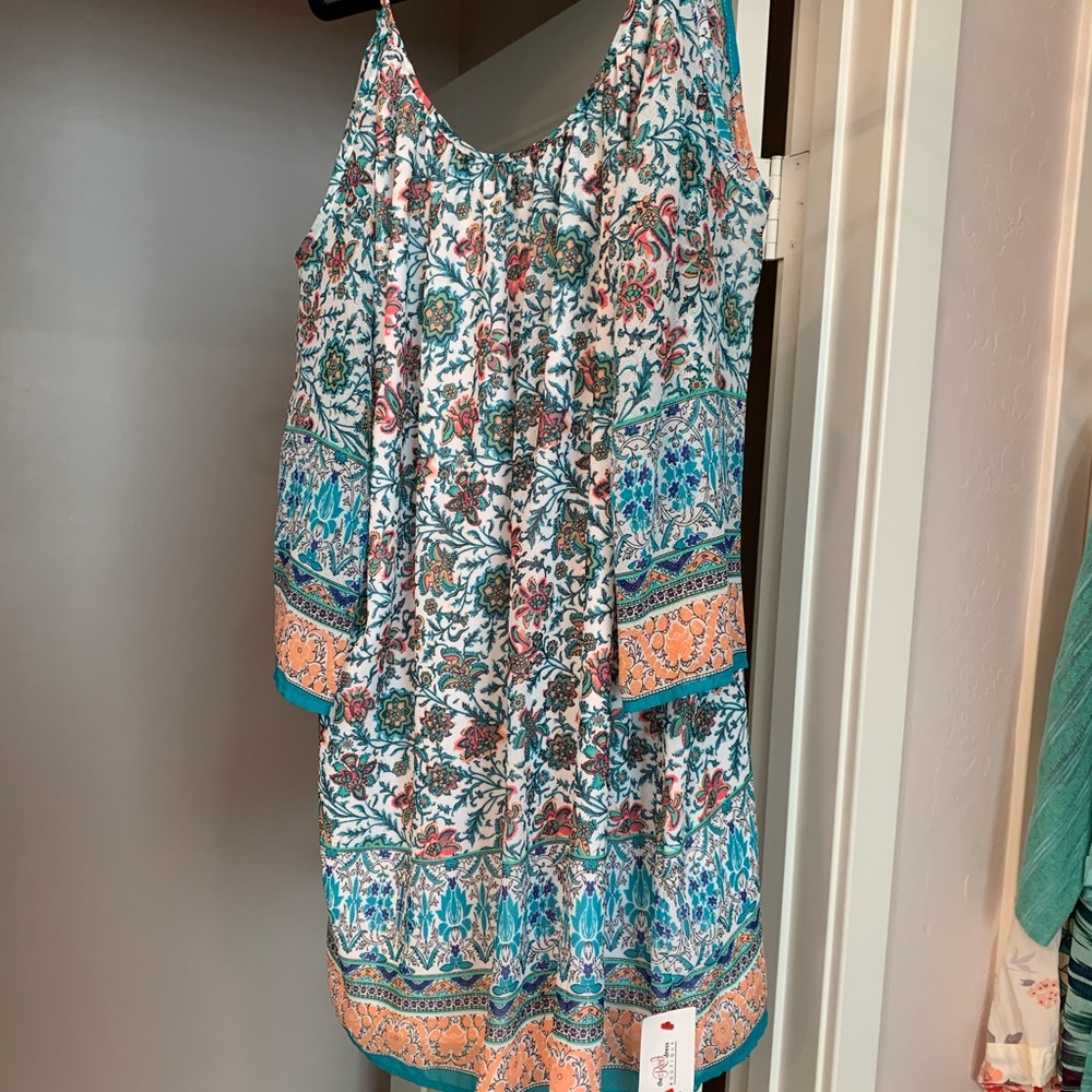 Cold shoulder paisley dress above the knees!